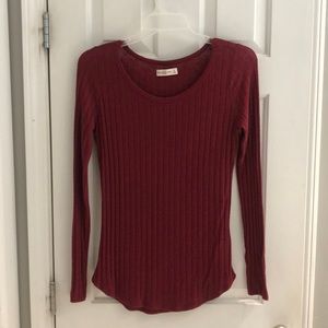 Abercrombie long sleeve top - size medium!